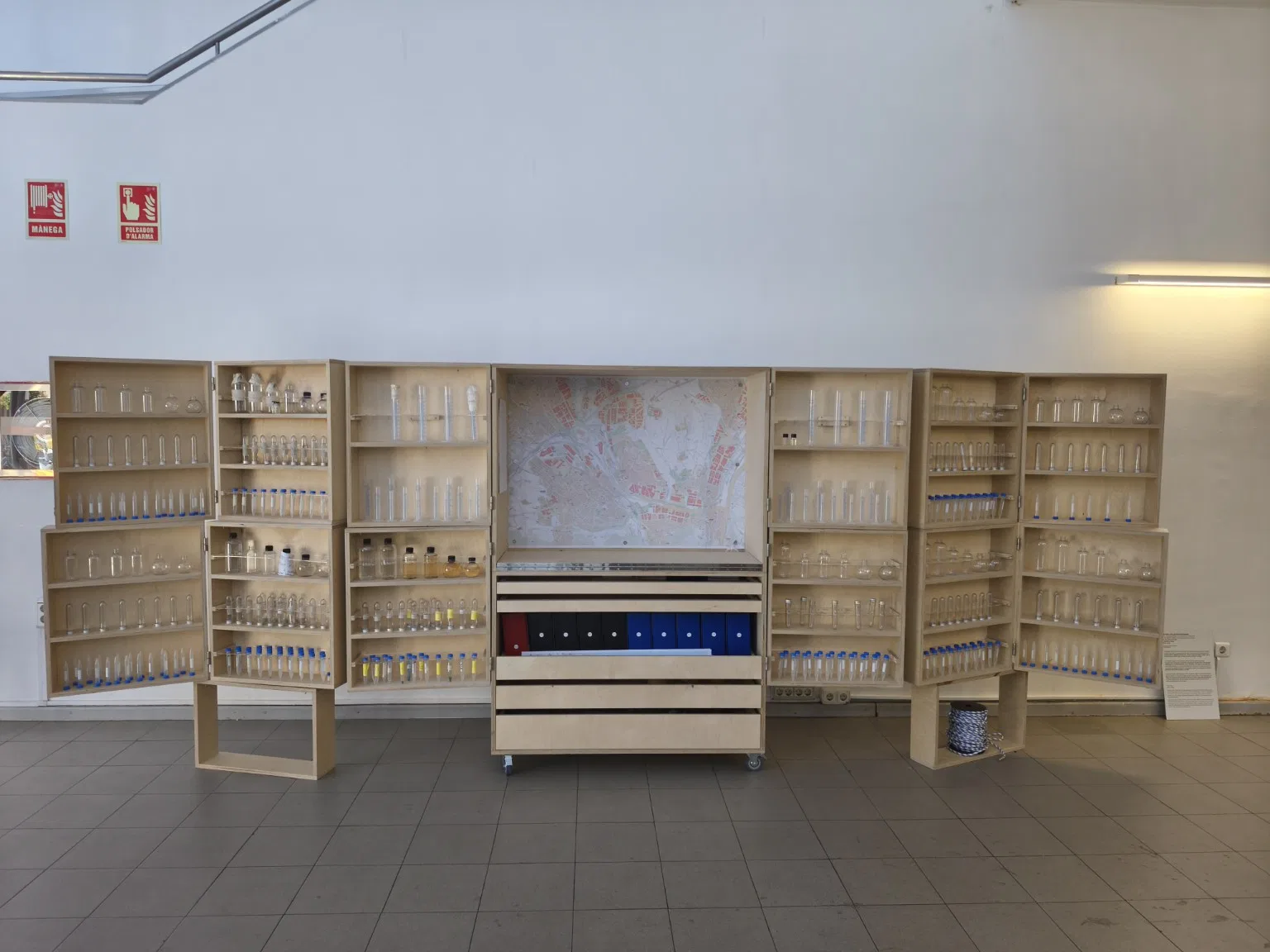 I, de sobte, l'atzar collaborative water archive