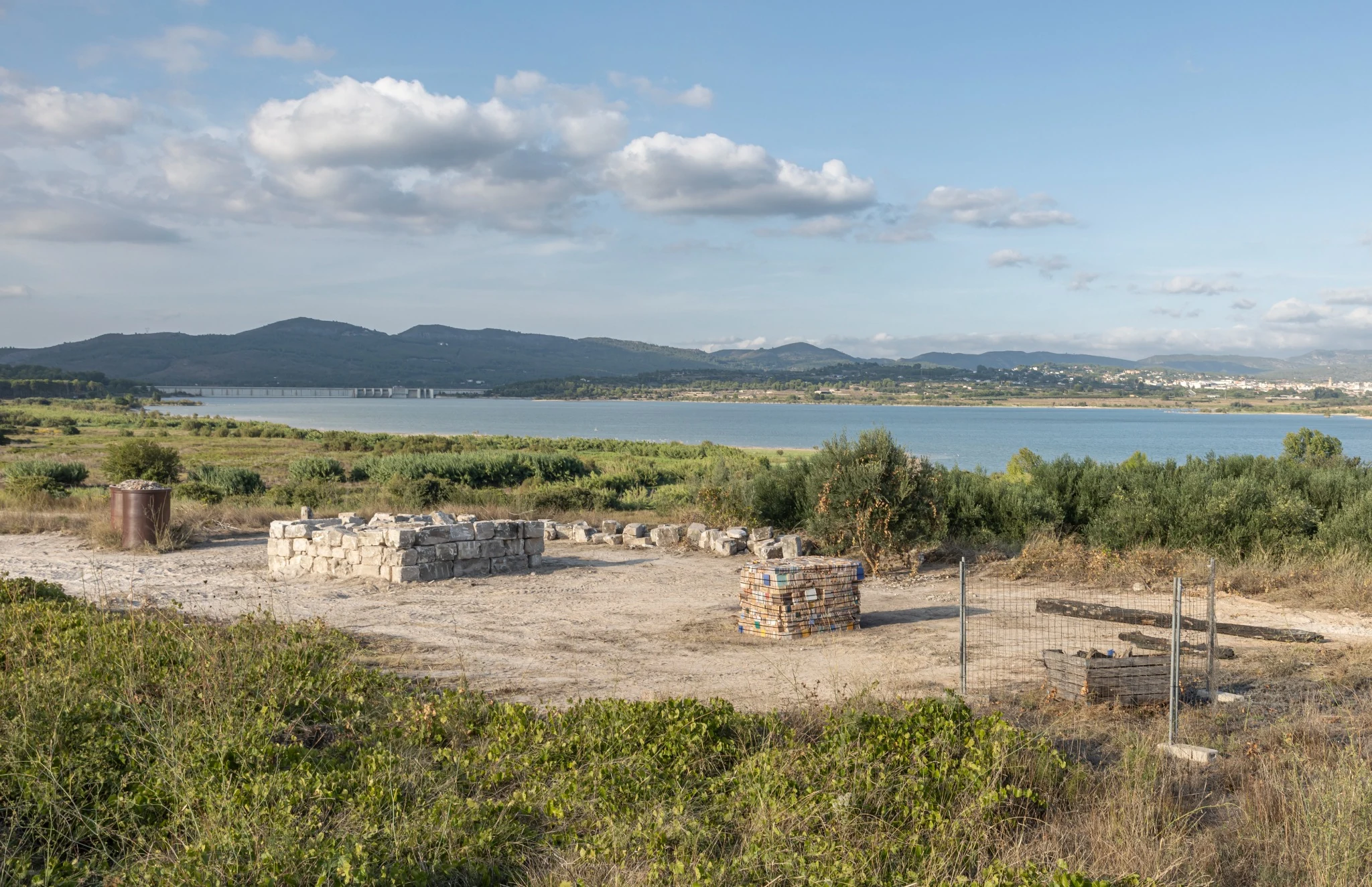 General view of the intervention and the landscape of Sempere.